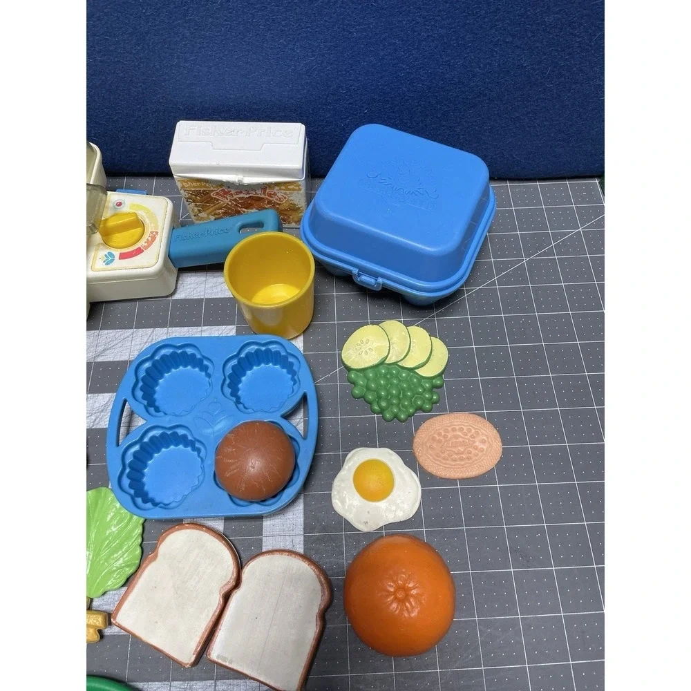 1987‎ Fisher Price Fun with Food Play Skillet Works Pretend Play Huge Lot Read